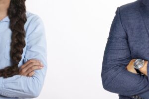 離婚公正証書を作成する際、夫婦同席は必要なのか？